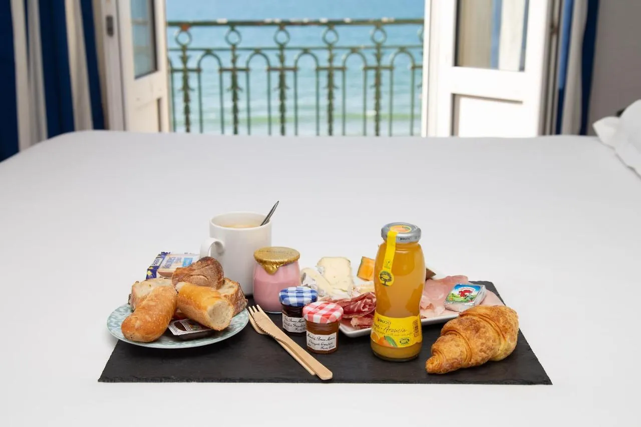 Hotel Kyriad Saint Malo Centre Plage  Saint-Malo