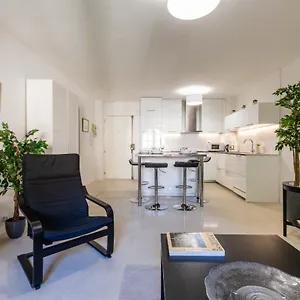 https://28-rue-jacques-de-la-roque.aixenprovencehotels.org